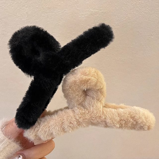 Autumn and winter plush hair clip high-end women's 2025 new shark clip back of the head large hairpin clip headwear