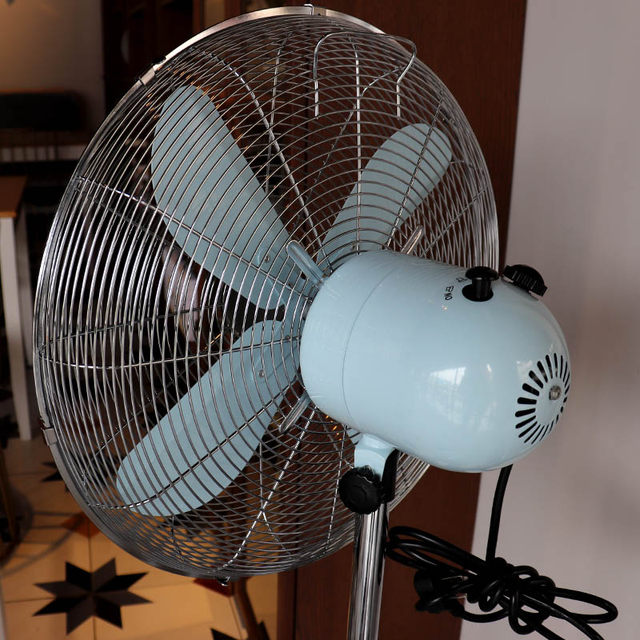 Metal floor fan Retro electric fan American industrial shaking head ...