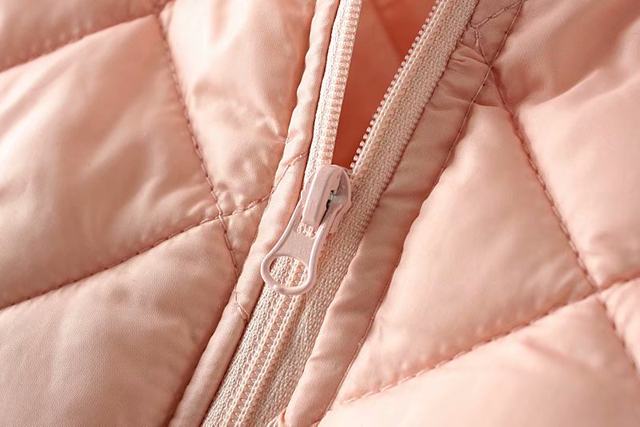 New autumn and winter clothing for middle-aged mothers, fashionable and light down cotton coats, which can be worn with large size loose cotton jackets