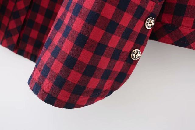 Middle -aged and elderly women's clothing spring and autumn clothing new grid long -sleeved bottoming shirt Middle -aged mothers wear pure cotton cardigan foreign shirts