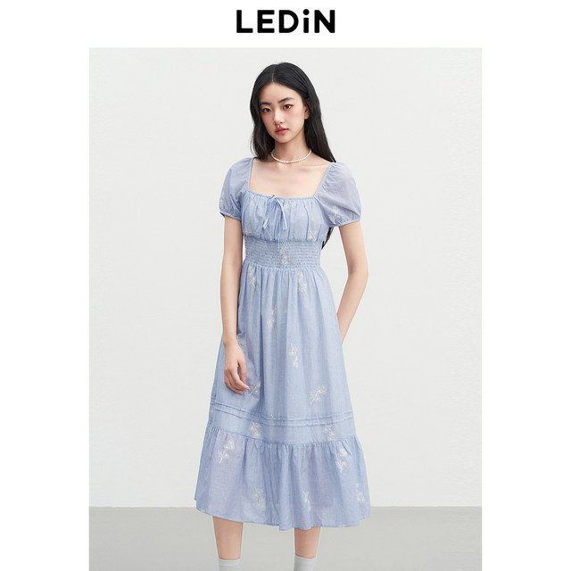 Lecheng Daisy Embroidered Long Dress Summer New Blue Striped Dress Simak Design Puff Sleeve Square Collar Dress
