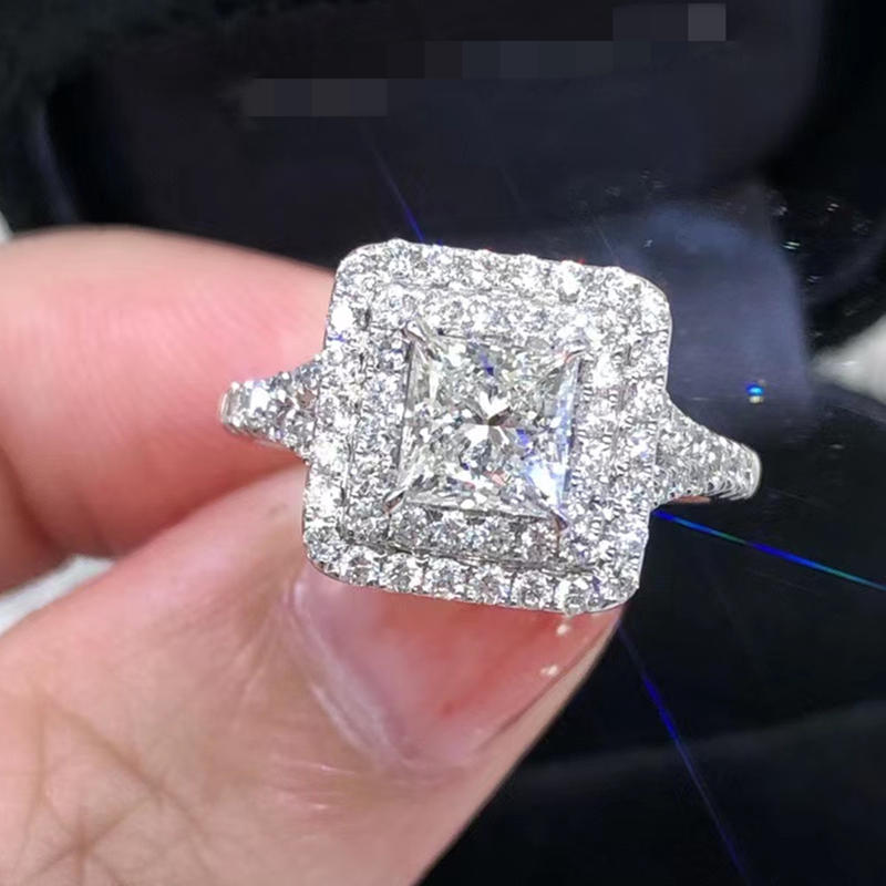 1克拉主钻10克拉效果公主方钻戒奢华双围镶培育钻石戒指女结婚戒