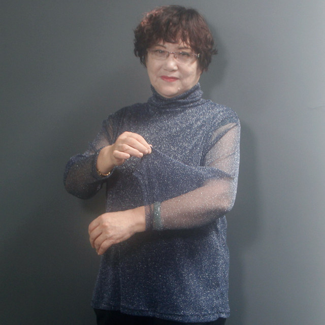 Middle-aged spring and autumn long-sleeved women's bottoming shirt extra large size 200Jin [Jin is equal to 0.5 kg] fat mother's high-neck wide wife bright silk mesh T-shirt