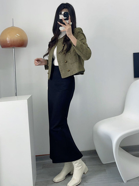 Women's 2025 Spring and Autumn Korean high-waisted slim hip skirt with a slit step back half-length skirt
