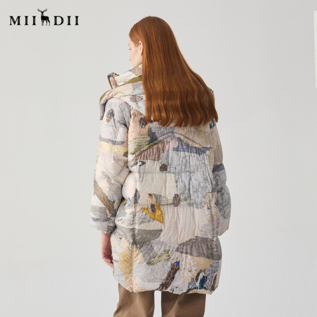 
The answer to the mystery is that women's winter style retro hooded loose mid-length duck down jacket 244MY1527