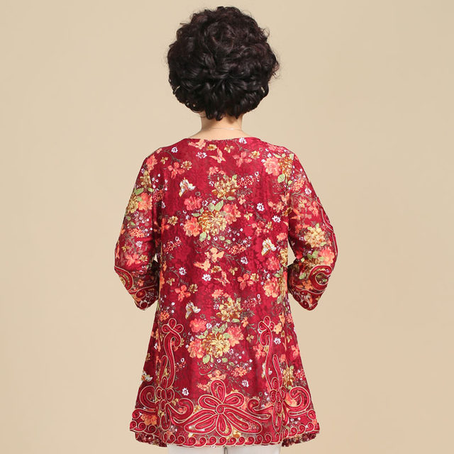 Middle-aged and elderly women's spring ethnic style lace embroidered bottoming shirt for mothers autumn three-quarter sleeve T-shirt with extra fat