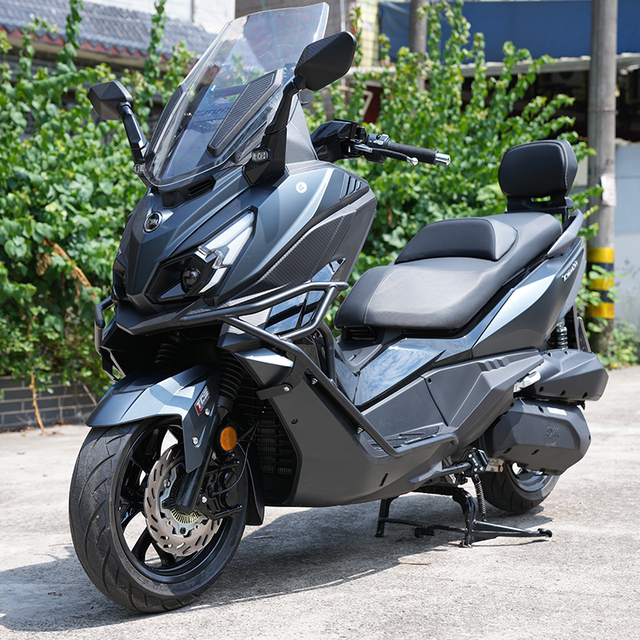 ZC is suitable for Sanyang Cruise 250 guard bar bumper anti-fall bar modified anti-collision exhaust pipe anti-collision guard bar