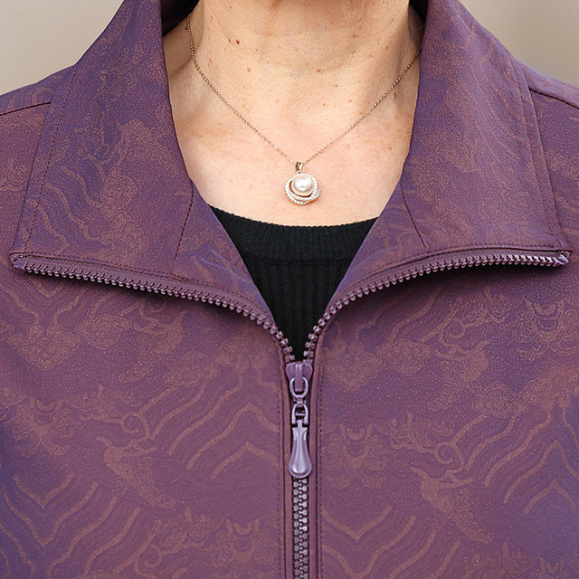 Grandma spring clothes windbreaker elderly mother spring and autumn coat 2025 new old lady short jacket top loose
