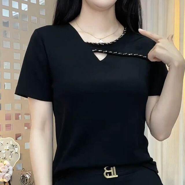 2025 summer new large-size women's fat MM red design makes it look white and slim and stylish short-sleeved top