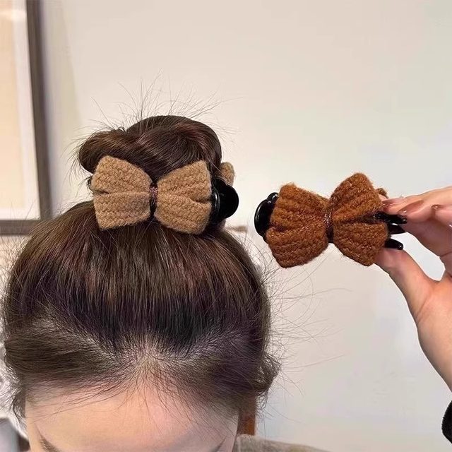Knitted bow balls, grab clip clip clip, head decoration, autumn and winter 2025 new hair fixed claw hair card