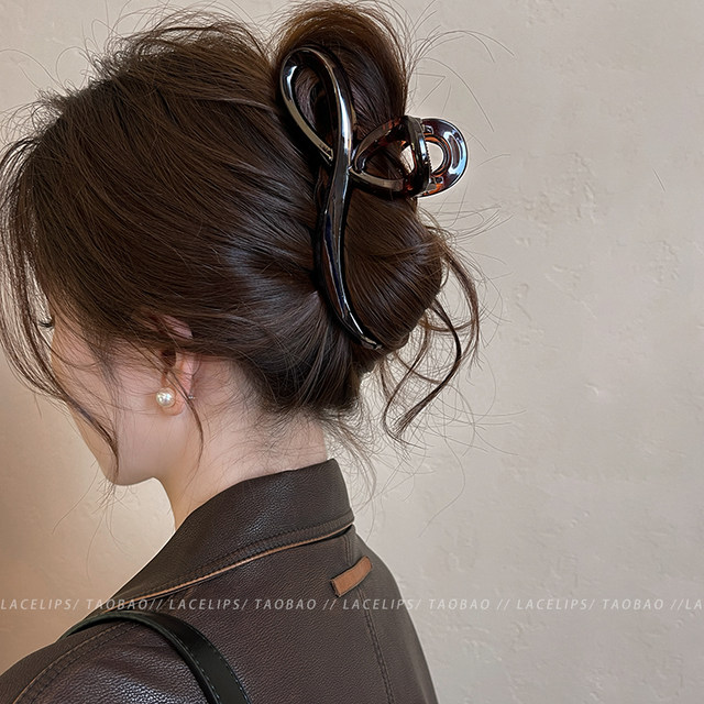 High-end temperament autumn grabber women's 2025 new simple and versatile back head hair shark clip hairpin headwear