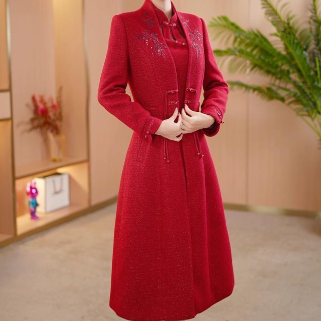 High-end snowflake velvet new Chinese style thickened cheongsam skirt coat 2025 winter new style Xi mother-in-law two-piece suit cotton coat