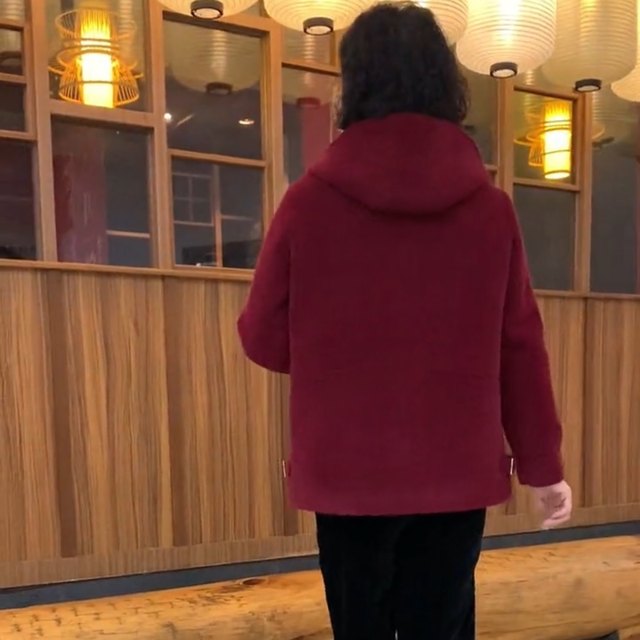 Mom's new autumn and winter high-end woolen jacket, thickened and stylish, middle-aged and elderly women's winter fashionable woolen warm tops