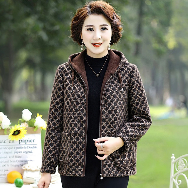 Fat Mom's woolen plus velvet jacket, plus size, western style, noble, middle-aged and elderly women's clothing, thickened autumn and winter jacket for the elderly