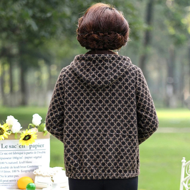 Fat Mom's woolen plus velvet jacket, plus size, western style, noble, middle-aged and elderly women's clothing, thickened autumn and winter jacket for the elderly