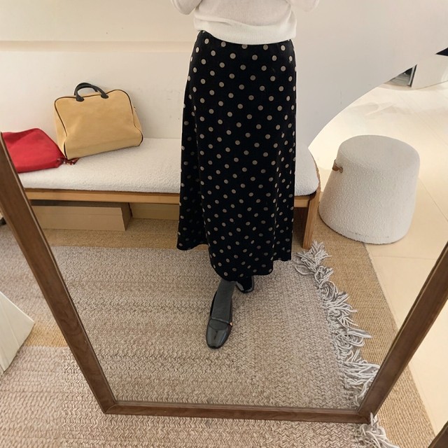 Retro velvet thickened polka dot velvet skirt for women in autumn and winter pear-shaped body with rear slit A-line mid-length umbrella skirt