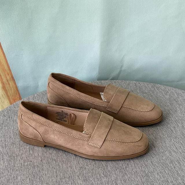 Foreign trade large-size women's shoes for spring low-heeled single shoes loafer shoes beans shoes with one foot small leather shoes British style commuting