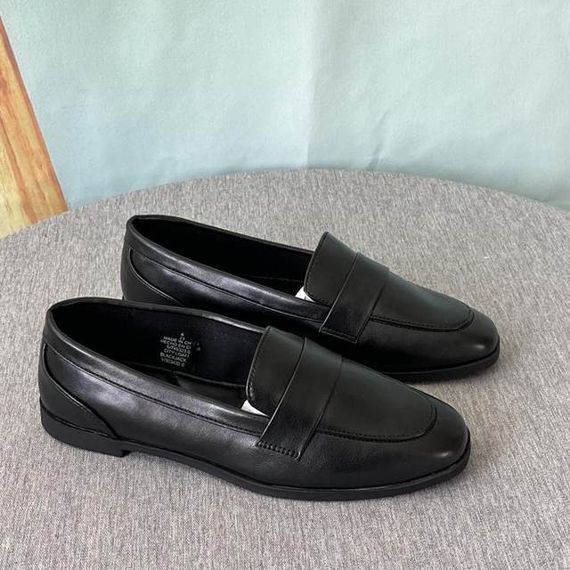 Foreign trade large-size women's shoes for spring low-heeled single shoes loafer shoes beans shoes with one foot small leather shoes British style commuting