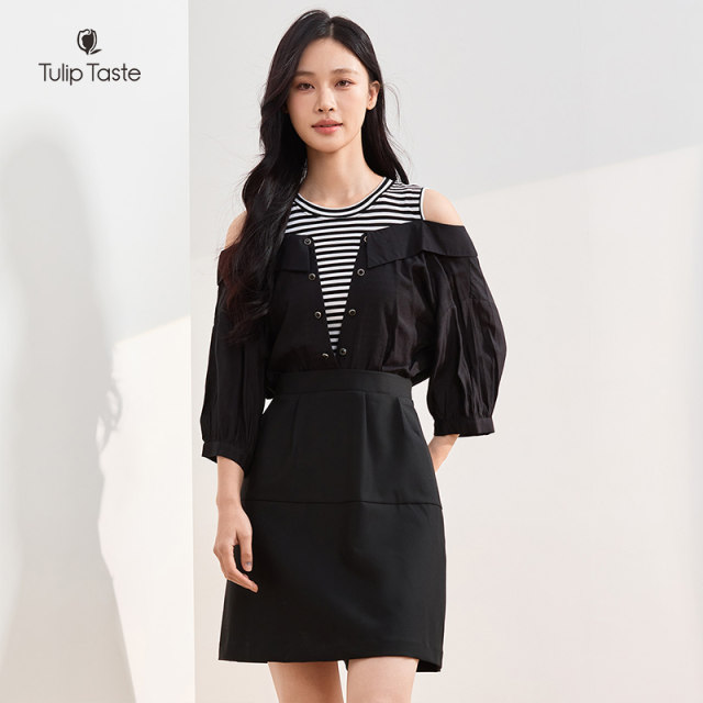 Yuxiangfei off-shoulder dress female temperament commuting spring fashion fake two-piece spliced ​​round neck seven-quarter sleeve A-line skirt