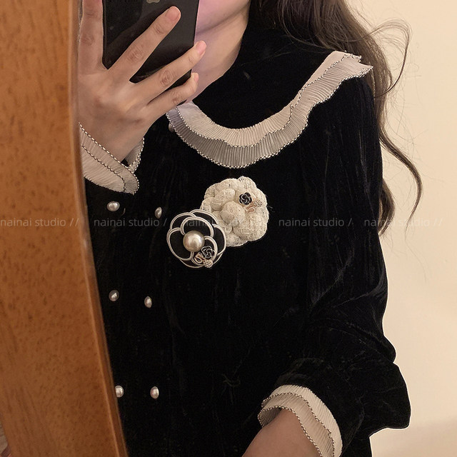 Camellia brooch ~ Retro French style high-end coat coat pin brooch autumn and winter bag accessories