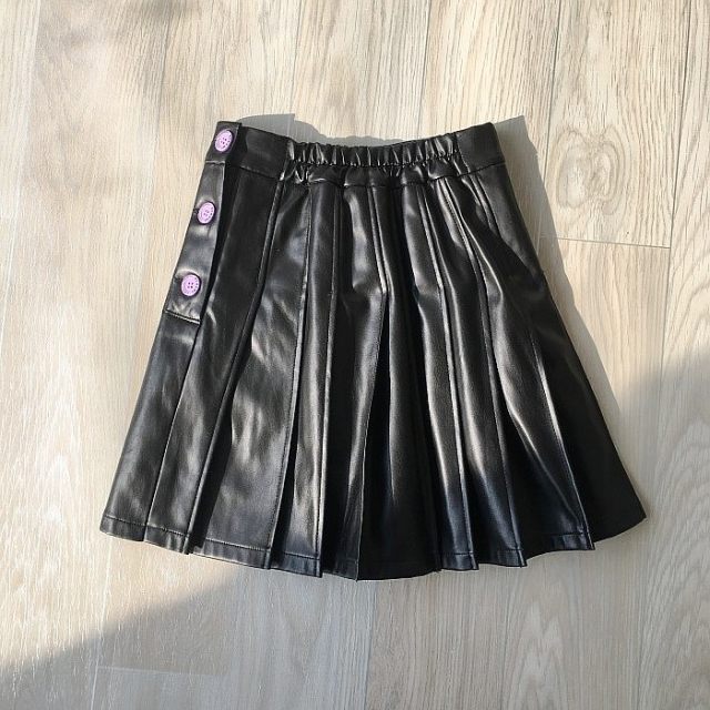 Women's daily single half elastic waist button pleated skirt for girls' motorcycle leather skirt cute and versatile spring and autumn half-body skirt