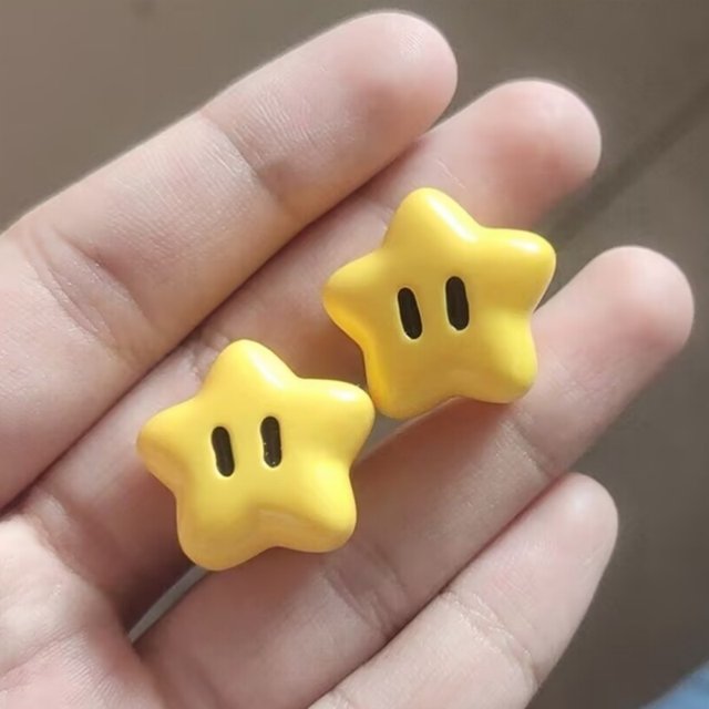 New cute cartoon star brooch student clothes bag decoration scarf pen bag accessories pendant small gift