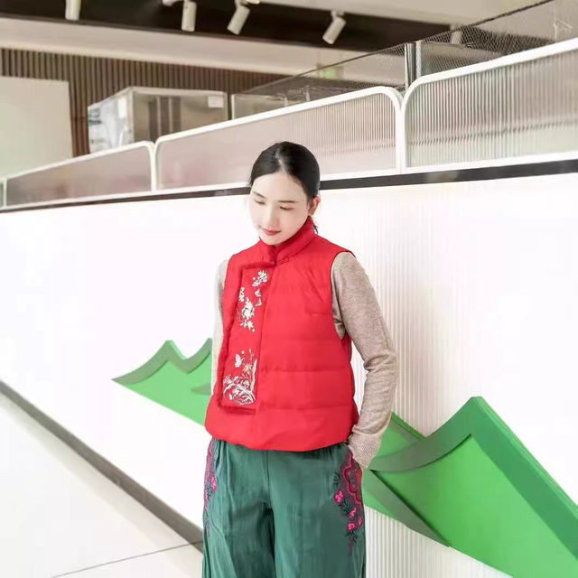 3169 Daji new Chinese style wool collar embroidered cotton short white duck down vest women straight down horse vest