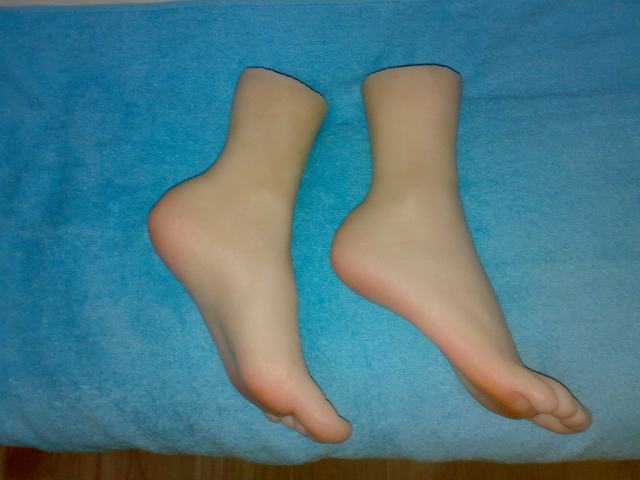 Boy's feet, white socks, basketball sports, handsome boy's feet, male foot model, simulated foot model, foot model, foot fetish