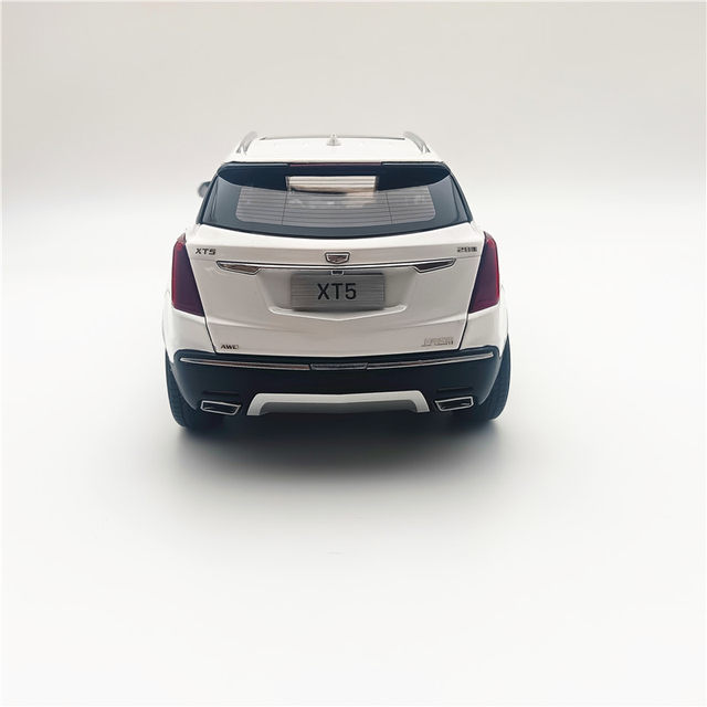 Flawed products 1:18 Original SAIC-GM Cadillac XT5 car model 2016 alloy car model