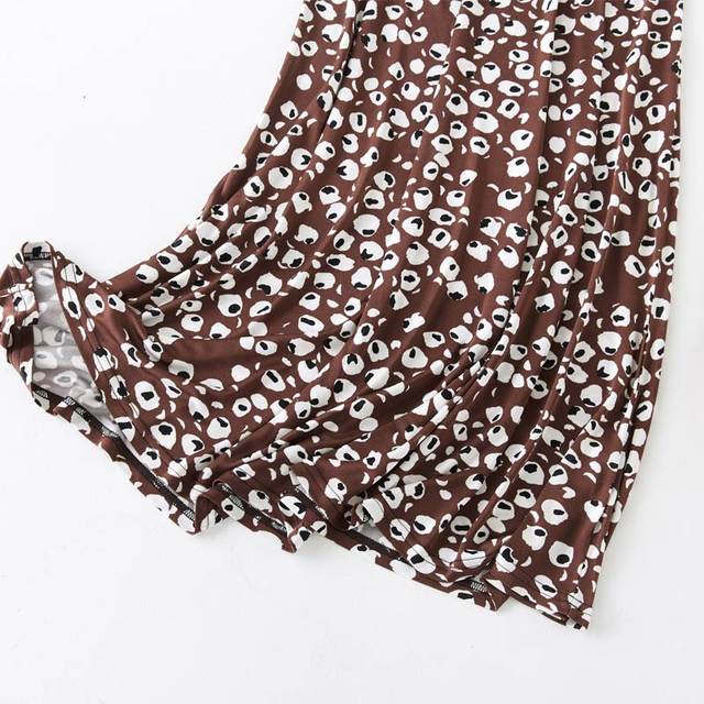 V -neckline knit crossed slanted skirt, tea break skirt, seven -point sleeve big size big skirt princess skirt fairy skirt