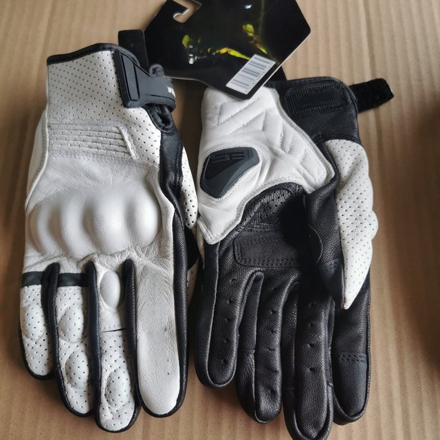 
Brand new touch screen sheepskin four-season motorcycle riding gloves genuine leather touch screen four-season motorcycle rider gloves anti-fall