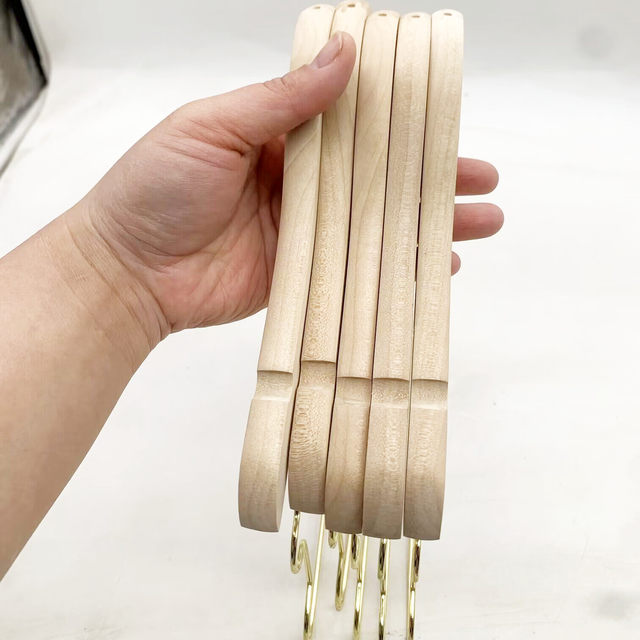 Mother and baby store children's seamless all-in-one clothes hanger infant and toddler solid wood suit clothes hanger children's clothing store home wooden clothes hanger