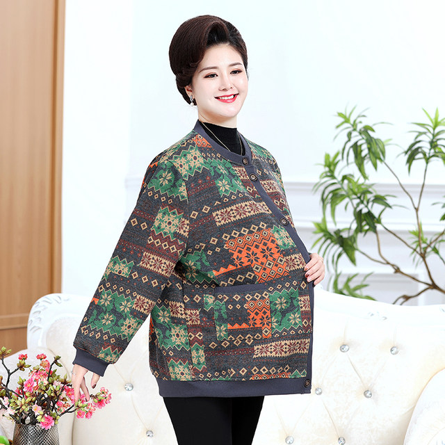 Fat mother's coat plus fat plus large size middle-aged and elderly female grandmother's special body plus velvet warm autumn and winter sweater cardigan