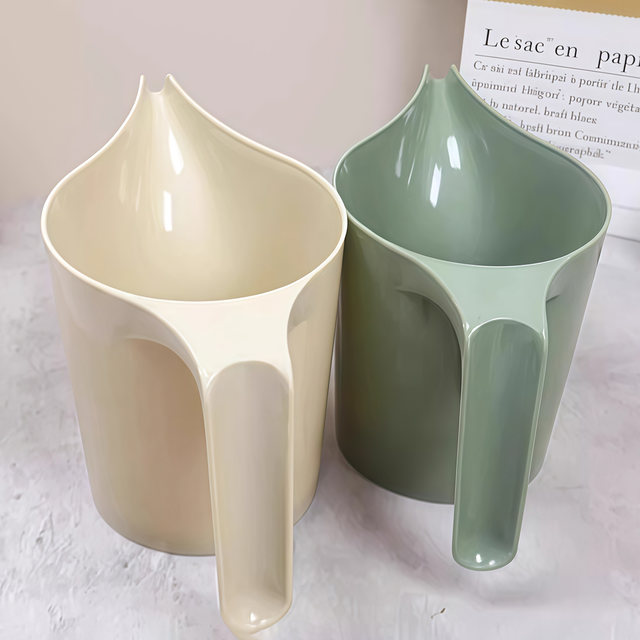 
Household long-mouth flower watering kettle watering kettle plastic watering kettle long-mouth kettle large-capacity watering kettle gardening indoor flower growing