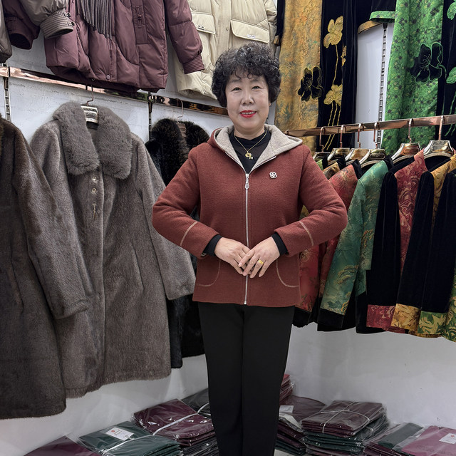 Mom's new autumn and winter hooded woolen coat for women small 2025 loose and comfortable grandma jacket