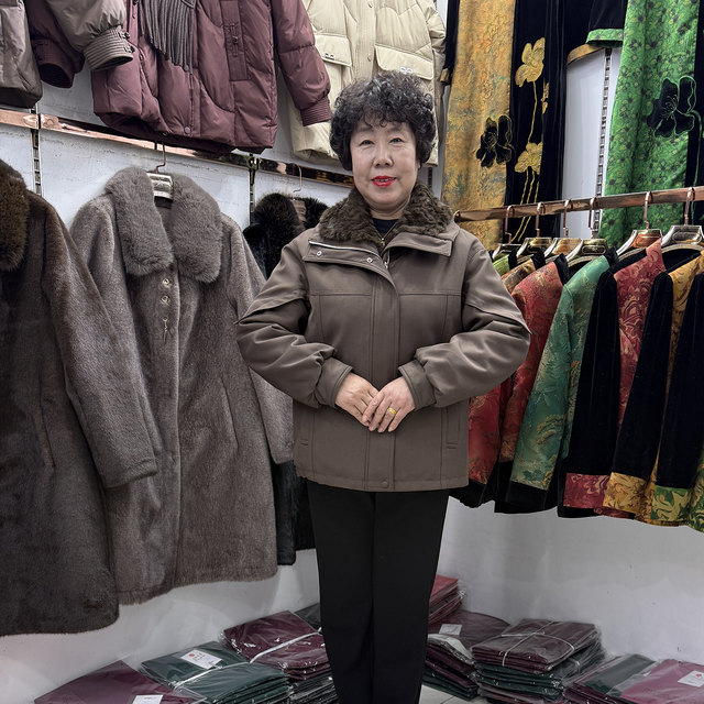Mom's new winter lapel mink velvet jacket women's short style 40-50 years old with thick fur