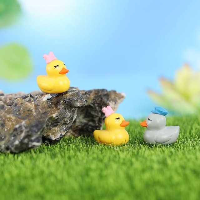 Moss micro-landscape ornaments, couple ducks, dolls, DIY assembled ornaments, bonsai, novel creative handcrafts