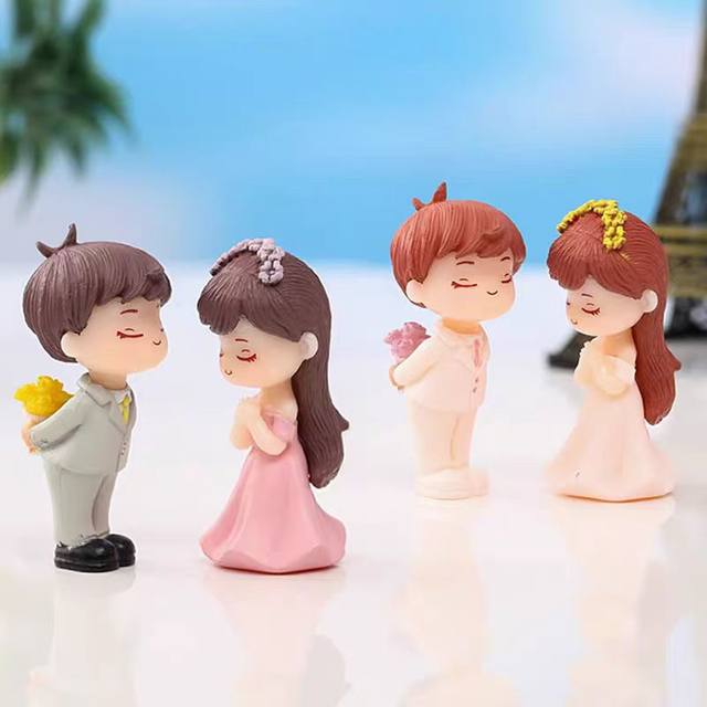 New Cartoon Wedding Couple Micro Landscape Plastic Gardening Ornaments DIY Wedding Couple Cake Decoration Crafts