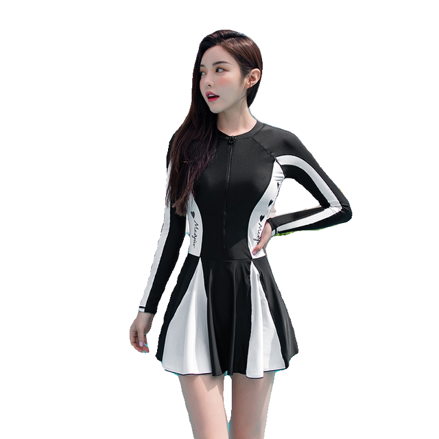 Women's swimsuit conservative split skirt hot spring 2024 new long-sleeved sunscreen slimming belly-covering high-end swimsuit