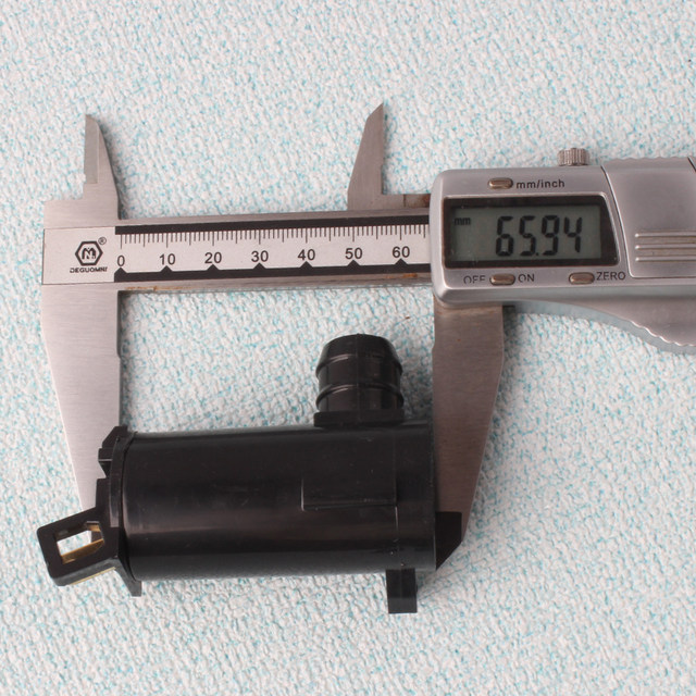 Automobile 12V universal water jet motor van car glass wiper wiper 24V water jet motor water jet pump