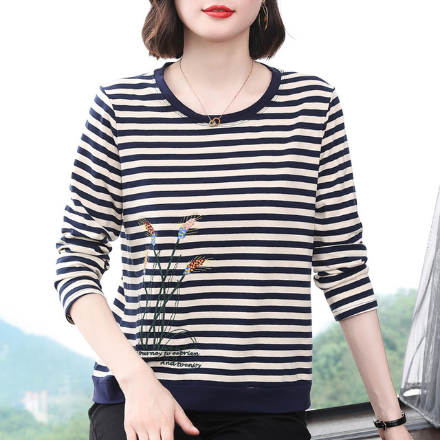 Striped long-sleeved T-shirt for women 2025 spring new autumn clothes fashionable top middle-aged and elderly mother pure cotton base shirt