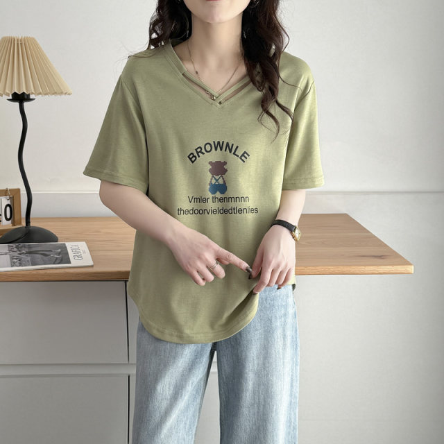 Short-sleeved large-size women's fat mm summer 2025 new T-shirt fashionable cross v-neck cartoon printed slim half-sleeved top