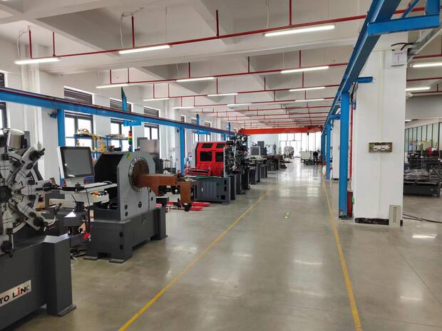 热销3d转头款钢丝折弯机 家具龙凤椅骨架铁丝折弯机 立体弯线机器