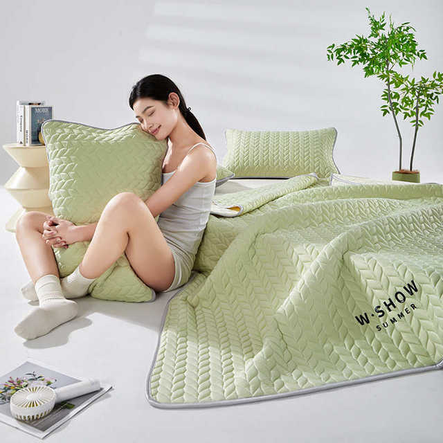 
Summer three-piece maternal and infant grade silicone mat set, machine washable ice bamboo mat, cool feeling ice silk air conditioner