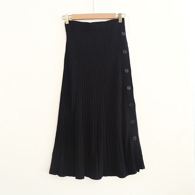 Spring and Autumn Pit knitted half skirt solid color button decoration simple temperament medium long A -line skirt outer single -tail cargo women's clothing