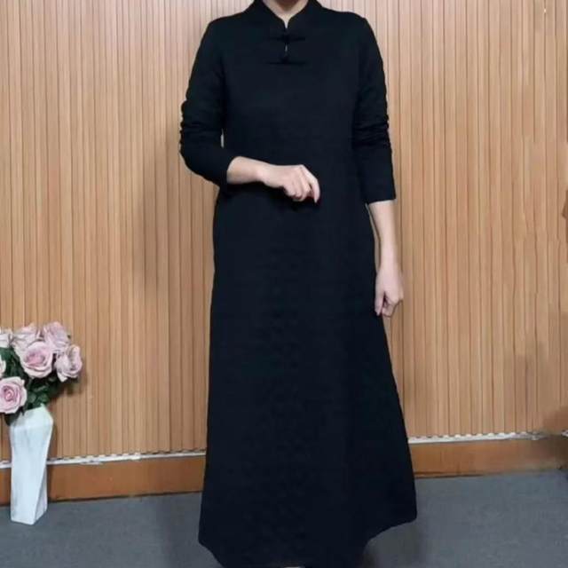 Winter quilted thickening and warm new Chinese style disc buckle solid color dress fashionable and versatile mother's wear autumn and winter bottoming skirt