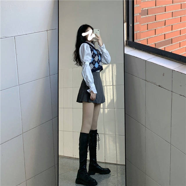 
Short skirt and women's 2025 Spring and Autumn New High Waist Small A-line Skirt Temperament Sweet and Versatile Pleated Skirt