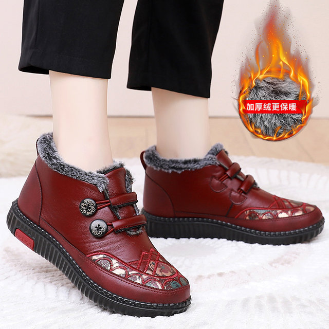Winter mother's shoes, old Beijing cloth shoes, women's cotton shoes, plus velvet, thickening, warm granny shoes, anti-slip snow boots for the elderly