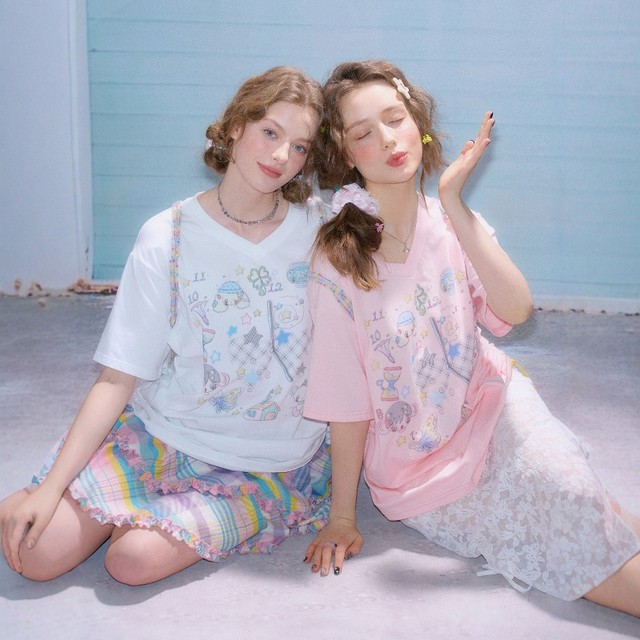 ziziFei summer new slim American retro design cartoon printed pattern V-neck top short-sleeved T-shirt for women
