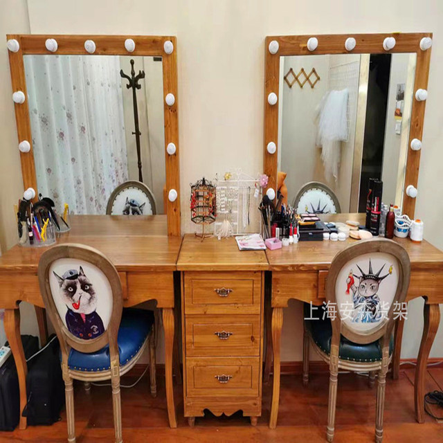 Retro color beauty salon dressing table table professional photo